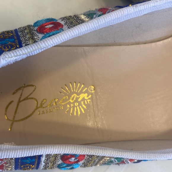 New WOT Beacon Phoenix Espadrilles Embroidered Paillettes size 11M with heel. - Picture 2 of 8